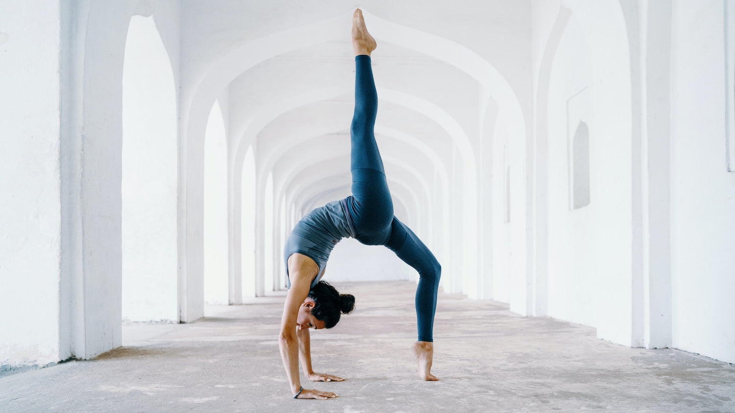 Looni post on how to sync your workout to your menstrual cycle with image by Oksana Taran at https://unsplash.com/photos/xB4ExGcUai0?utm_source=unsplash&utm_medium=referral&utm_content=creditCopyText