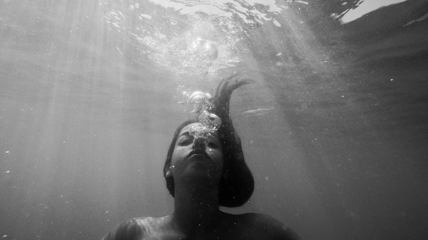 Looni blog post on PMDD with photo by @anthonytran https://unsplash.com/photos/i-ePv9Dxg7U